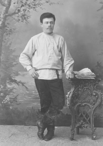 Мужчина в косоворотке, 1905 - 1915, Витебская губ., г. Двинск. Город Двинск - ныне Даугавпилс.