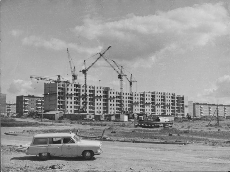 В Заречье. Строится 17-й микрорайон, 1980 год, г. Череповец и Череповецкий район