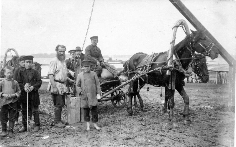 Группа крестьян, 1910 год. Выставка «Освобожденные крестьяне» с этой фотографией.
