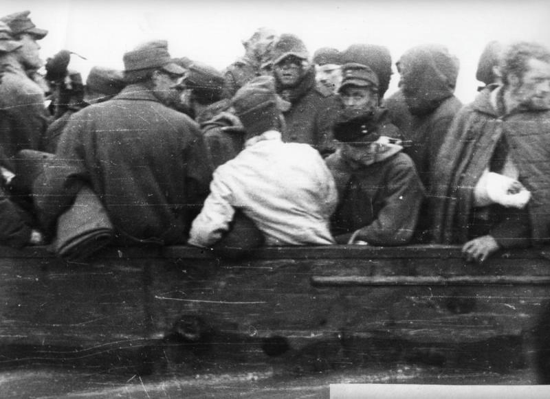 Переправа немецких военнопленных через Дунай, февраль 1945, Венгрия, г. Будапешт