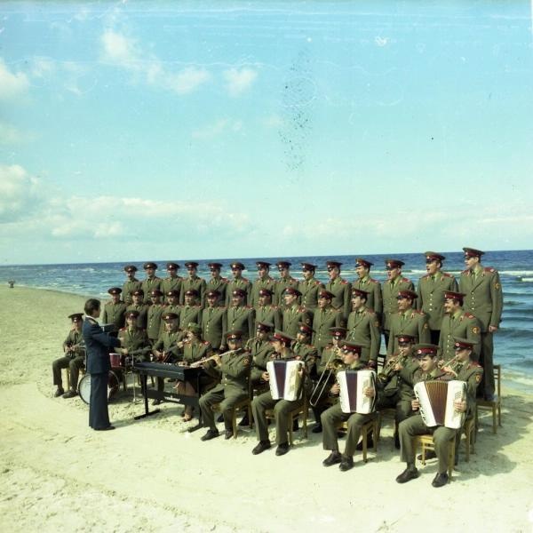Ансамбль песни и пляски Прибалтийского военного округа, август 1980, Латвийская ССР, г. Рига. Выставка «Балтика-9.3» с этой фотографией.&nbsp;