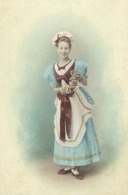 Девушка с кренделями, 1880-е
