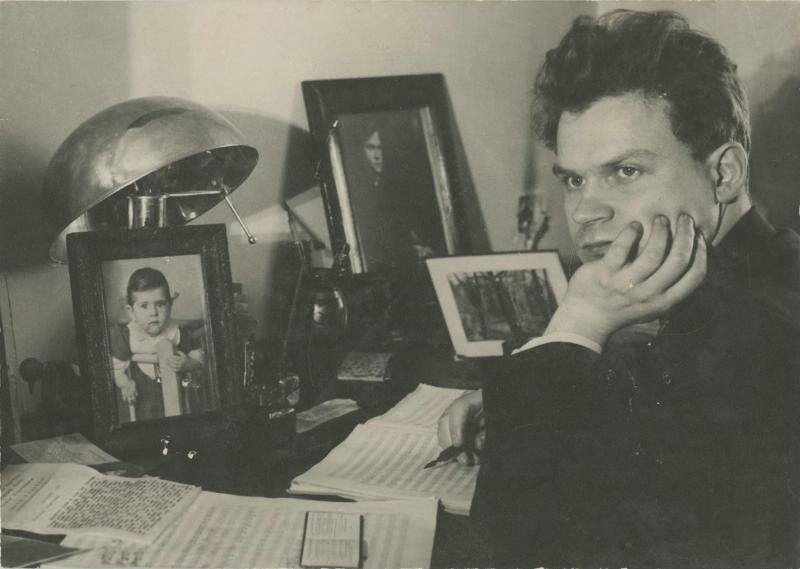 Композитор Тихон Хренников, 1940-е. Видео «Карьера композитора. Тихон Хренников» с этой фотографией.