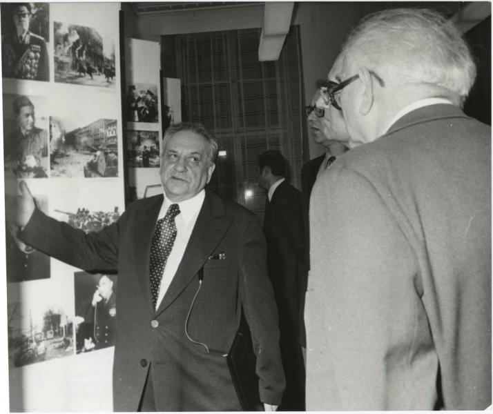 Виктр Темин на персональной фотовыставке, 1 января 1980 - 31 января 1987, ГДР, г. Берлин