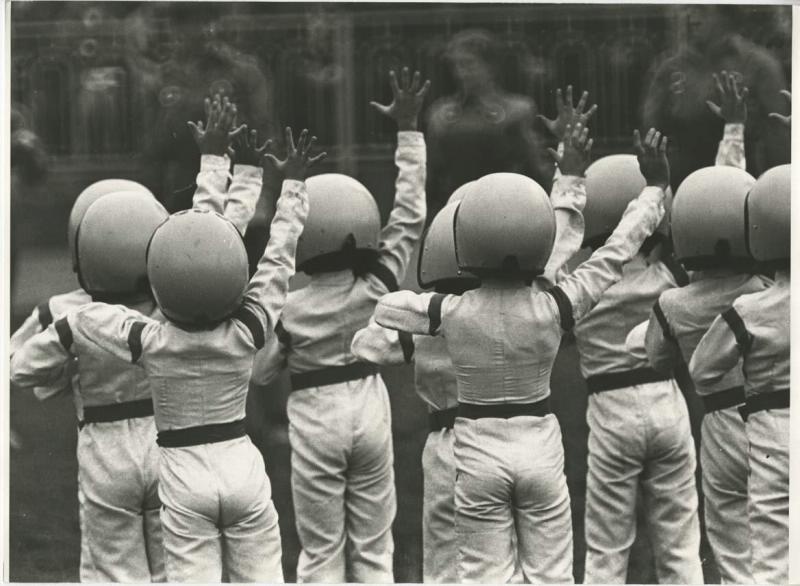 Праздник пионерии, 1967 год, г. Москва. Выставка «15 лучших фотографий Владимира Лагранжа» с этой фотографией.