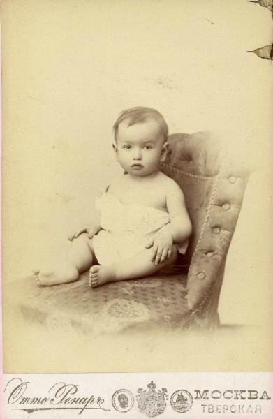 Портрет ребенка, 1890-е, г. Москва. Альбуминовая печать.