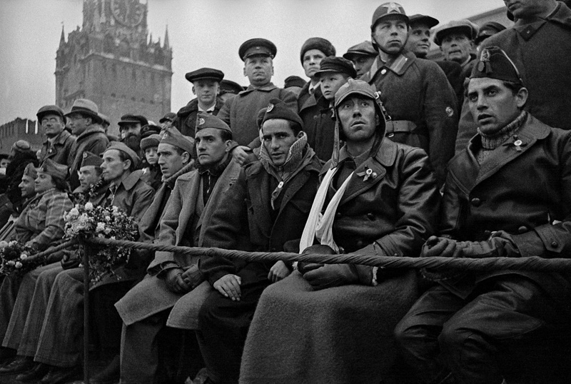 Испанские коммунисты на Красной площади, 1937 - 1939, Москва