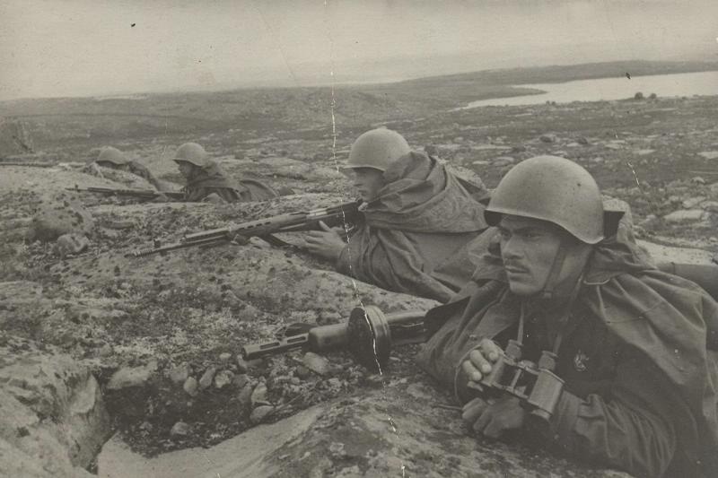 На огневой позиции, 1941 - 1945