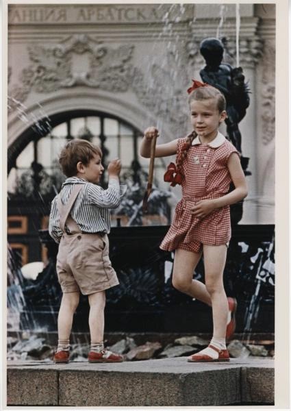 Дети у фонтана, 1958 год, г. Москва