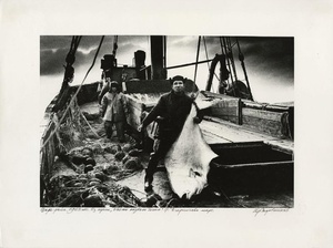 «Царь-рыба», 1963 год, Берингово море. Из серии «Океан назвали Тихим».Видео «Клюет!» с этой фотографией.