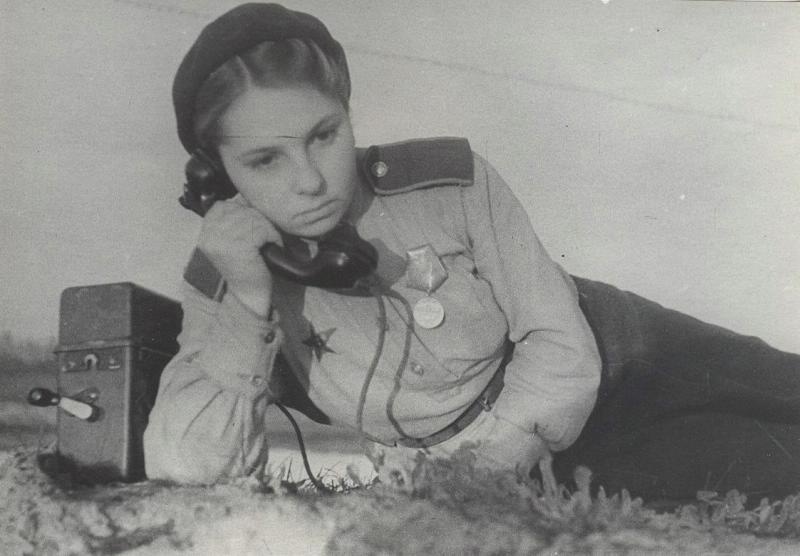 1-й Белорусский фронт. Отважная связистка Надежда Сидорова, 1944 год