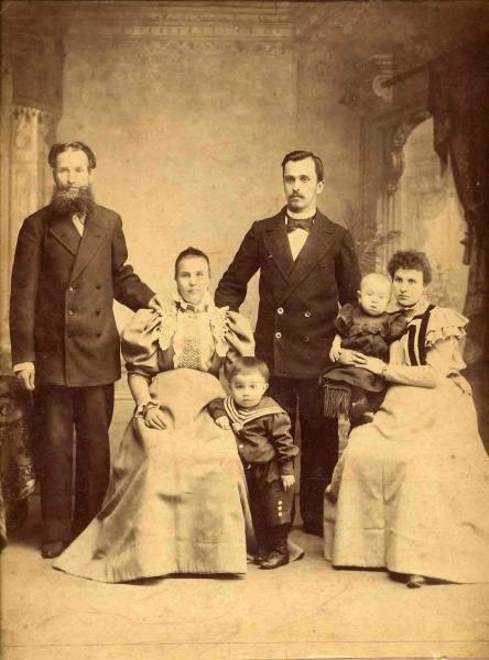 Семейный портрет, 1910-е, г. Москва