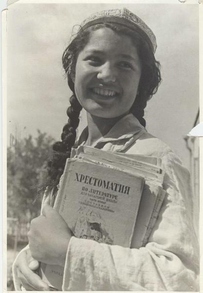 Курсантка женского педагогического училища, 1938 год