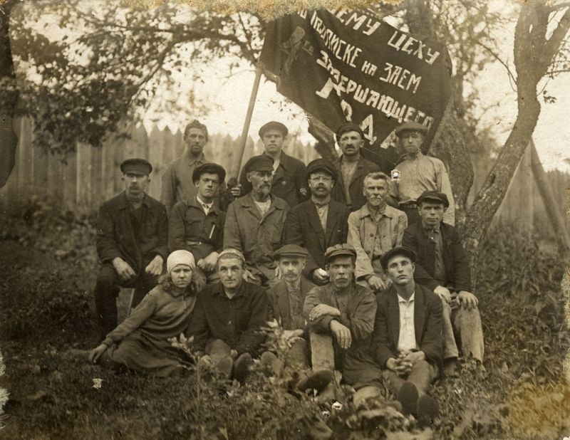 Рабочие завода им. И. В. Сталина, ударники подписки на заем индустриализации, 1930-е, г. Павлово