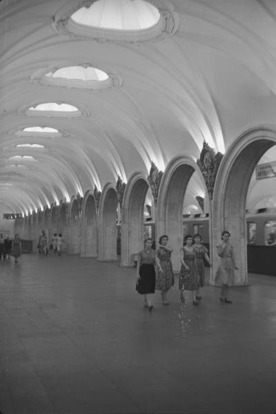 Центральный зал станции «Павелецкая» Замоскворецкой линии Московского метрополитена, 1955 - 1959, г. Москва