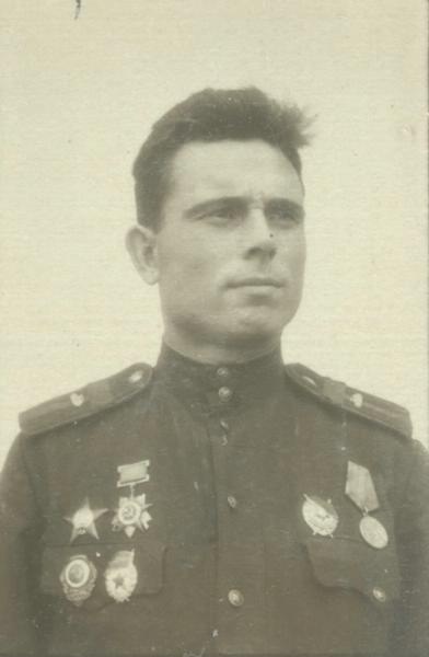 Гвардии старшина Николай Александрович Шадрин, 1943 - 1944. Механик-водитель танка 27-й&nbsp; отдельной гвардейской танковой бригады.