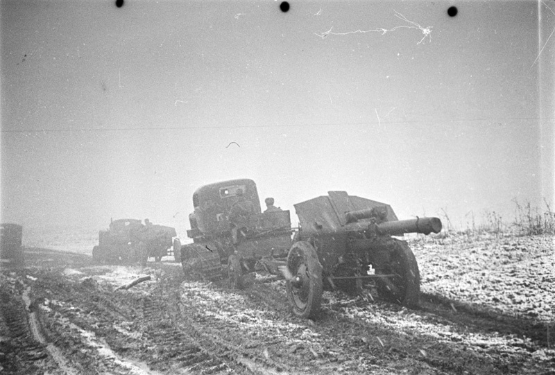 28 октября 1944. Днепровско Карпатская операция 1944. Днепровско-Карпатская операция фото. Восточно-Карпатская операция герои.