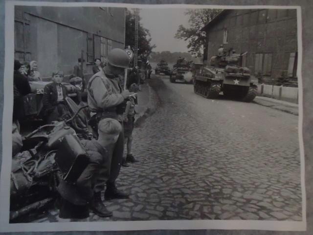 Американские союзники на улицах Берлина, 1945 год, Германия, г. Берлин