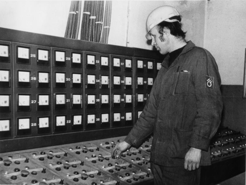 Пульт управления централизованной зарядной станции СПЦ-1 ЧСПЗ, 1987 год, г. Череповец и Череповецкий район