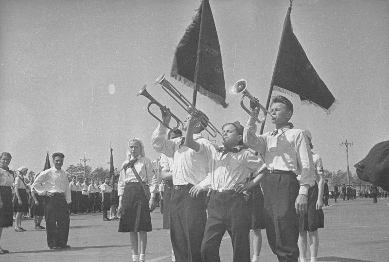 Пионеры Ростокинского района, 1943 год, г. Москва