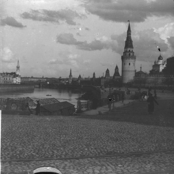 Вид на Московский Кремль в дни коронации Николая II, май 1896, г. Москва
