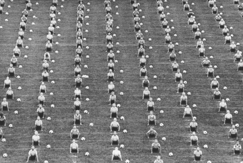 Гимнастическое выступление, 1960-е