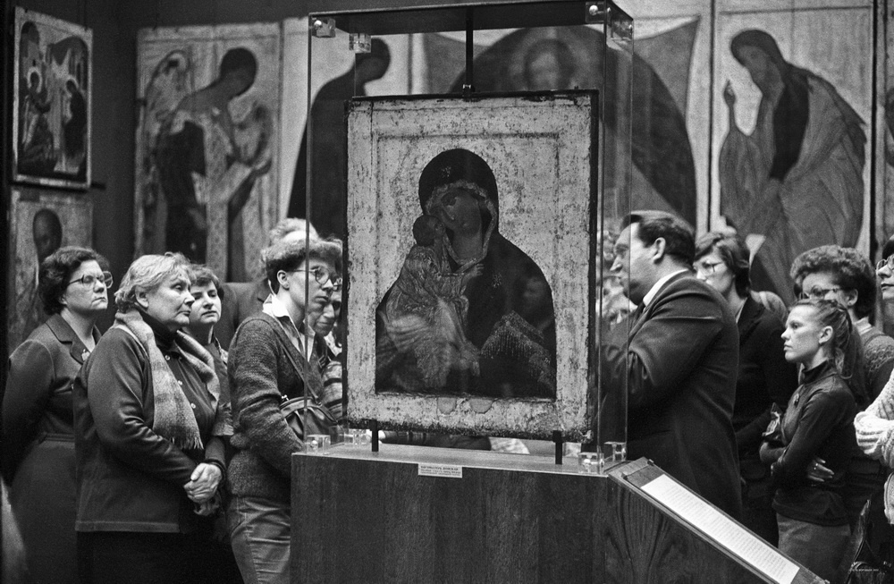 Богоматерь Донская, 26 апреля 1984, г. Москва, Третьяковская галерея. Видео «"Берегите галерею и будьте здоровы"» с этой фотографией.