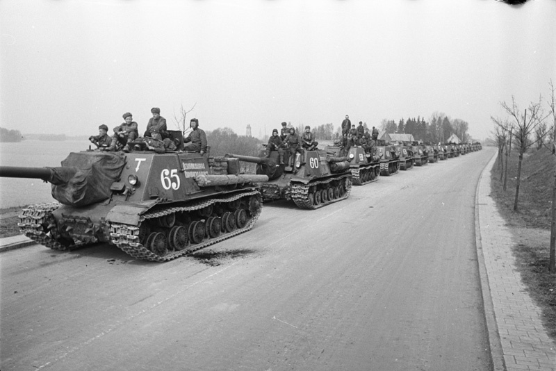 Бойцы генерала Михаила Катукова, апрель 1945, Германия. Берлинская наступательная операция.