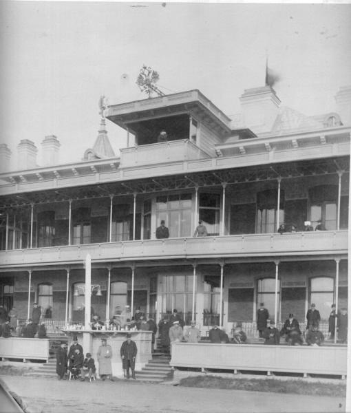 Публика на ипподроме, 1892 год