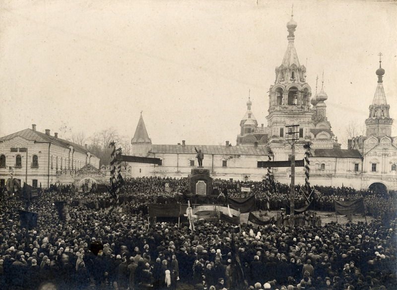 Открытие памятника Владимиру Ленину в г. Муроме на площади у стен Троицкого монастыря, 7 ноября 1927, Владимирская губ., г. Муром
