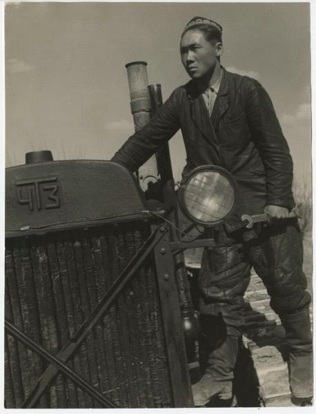 Тракторист, 1935 - 1939, Узбекская ССР