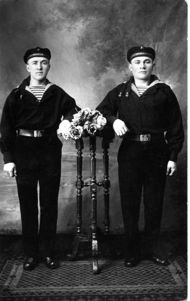 Портрет двух матросов Краснознаменного Балтийского флота, 1935 - 1940, г. Ленинград