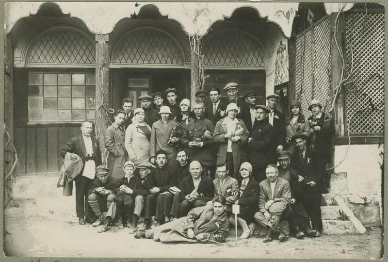 Групповой снимок отдыхающих в Крыму, 1927 год, Крым