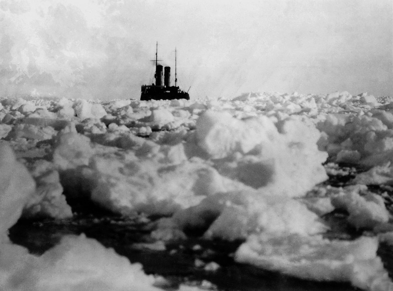 Ледокол «Красин» на рейде, 1928 год, Северный Ледовитый океан. Выставка «Океаны России» с этой фотографией.