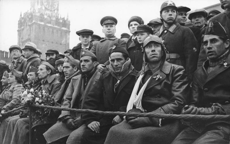 Бойцы республики Испании на Красной площади, 7 ноября 1937, г. Москва