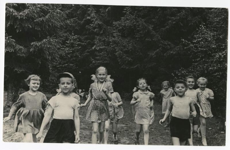 В пионерском лагере, 1949 год