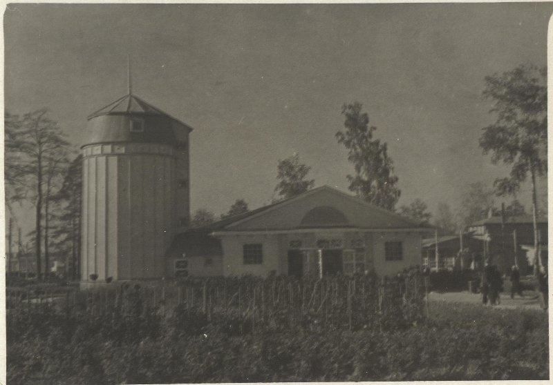 ВСХВ. Один из павильонов, 1939 - 1940, г. Москва. В 1958 году Всесоюзная сельскохозяйственная выставка (ВСХВ) вошла в состав Выставки достижений народного хозяйства СССР (ВДНХ).