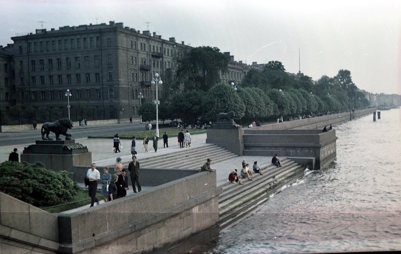 Дворцовая пристань, 1950 - 1969, г. Ленинград. Выставка «Невский проспект вернул свое имя» с этой фотографией.