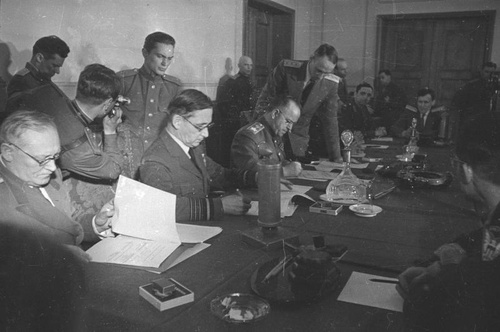 Фото "Подписание акта о капитуляции Германии", 8 мая 1945, Германия, г ...