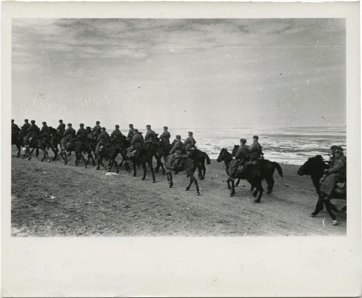 Кавалерия на марше, 1941 - 1945