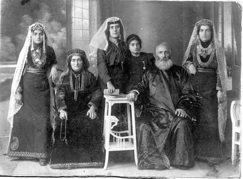 Портрет армянской семьи, 1914 год