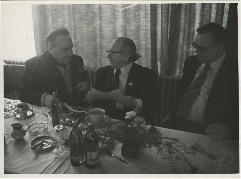 Беседа за столом, 1970-е
