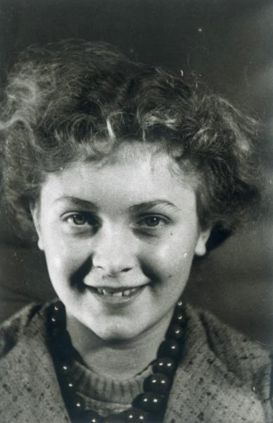 Молодая артистка Людмила Целиковская, 1933 год. Выставка «Актрисы советского кино» с этой фотографией.
