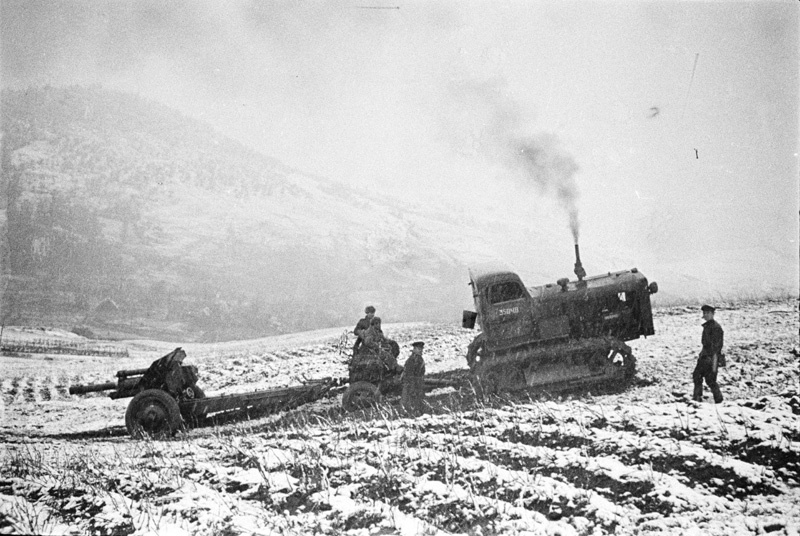 28 октября 1944. Восточно-Карпатская операция 1944. Восточно-Карпатская операция Белградская операция. Дуклинский перевал 1944. Девятый сталинский удар Восточно-Карпатская операция.