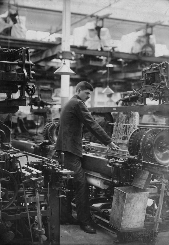 Девочка с фабрики хлопка, льюис хайн. Женщина на ткацкой фабрике. Текстильное производство. Рабочий на ткацкой фабрике 11. 1908 год.