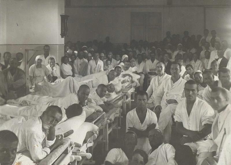 В госпитале, 1941 - 1945