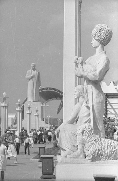 ВСХВ. Скульптурные памятники, 1939 год, г. Москва