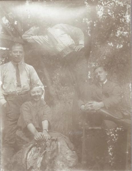 Групповой портрет, 1920-е, Германия. Из семейного альбома.
