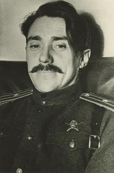 Борис Полевой, 1943 год. Авторство снимка приписывается Сергею Васину.Видео «Борис Полевой» с этой фотографией.