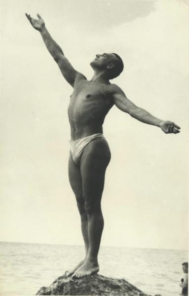 Этюд движения. Обнаженный мужчина, 1930-е. Выставка «Витрина режима» с этой фотографией.